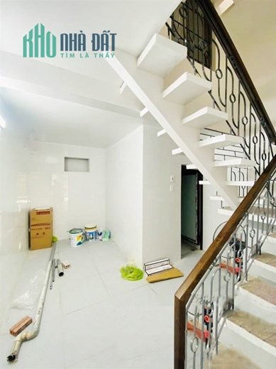 Bán nhà đường Miếu Hai Xã, diện tích 55m 3 tầng sân cổng riêng GIÁ 2.6 tỉ