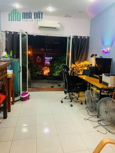 Bán Nhà Ngõ 210 Hoàng Quốc Việt 60m2 x 2 tầng, phân lô ô tô, 2 mặt tiền, chủ xác định bán đất, giá