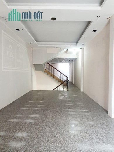 BÁN GẤP NHÀ MẶT TIỀN ĐƯỜNG - NGAY CẦU THỊ NGHÈ CÁCH Q1 CHỈ 300M 
KO QUY HOẠCH CHỈ NHỈNH 120TR/M
