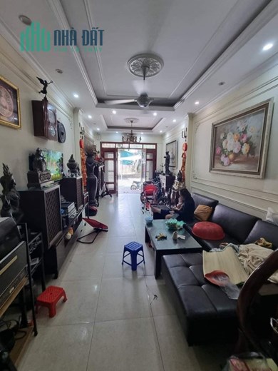 Bán nhà Phân lô Ô tô tránh, vỉa hè rộng 42m2, 5 tầng sổ vuông đẹp chỉ với 8 tỷ