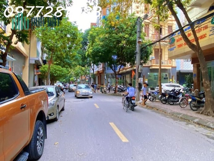 Bán nhà 41x3T tư xây Lai Xá, phân lô, vỉa hè, ô tô, giá 5.4 tỷ