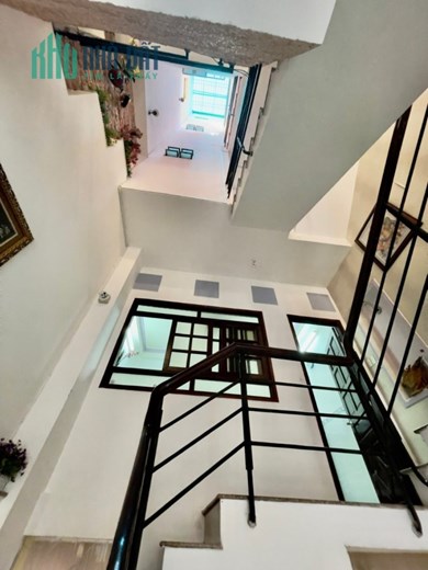 Ngộp Lý Thường kiệt - 5 tầng - Hẻm KD 8m - 50m2