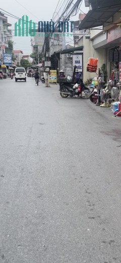 Cho Thuê Kho, Xưởng, để ô tô. kinh doanh....50m2 mt 4.5m giá chỉ 2tr/th mặt đường Đức Thượng