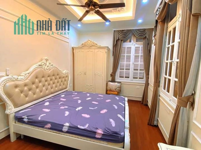 Bán Căn Biệt Thự Cầu giấy 163/180m2 x 5 tầng thang máy, lô góc 2 mặt tiền bề thế, tặng full nội