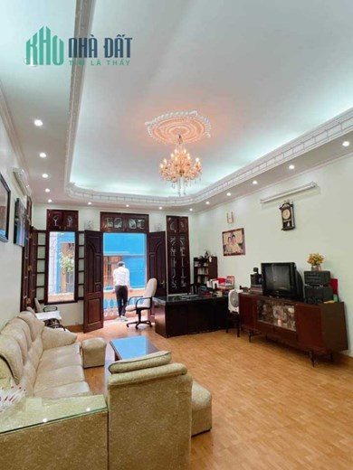 Bán Căn Biệt Thự Kiểu Pháp Ngõ 560 Nguyễn Văn Cừ - Long Biên 80m2 x 5 tầng, mặt tiền 8m, ô tô đậu