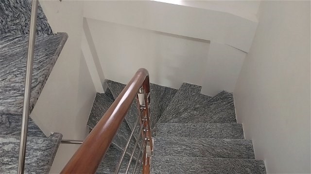 Bán nhà ngọc thụy Long Biên 34m2_5 tầng_ mặt tiền 6m giá 3.6 tỷ