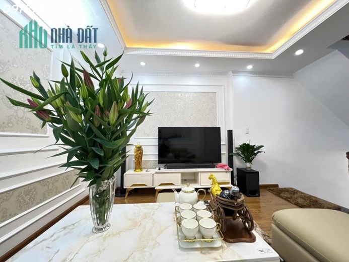 BÁN NHÀ TRẦN QUANG DIỆU, 48m2x 3T, MT3.5m, Ô TÔ ĐỖ CỔNG, LÔ GÓC, KINH DOANH, CHỈ NHỈNH 4 TỶ