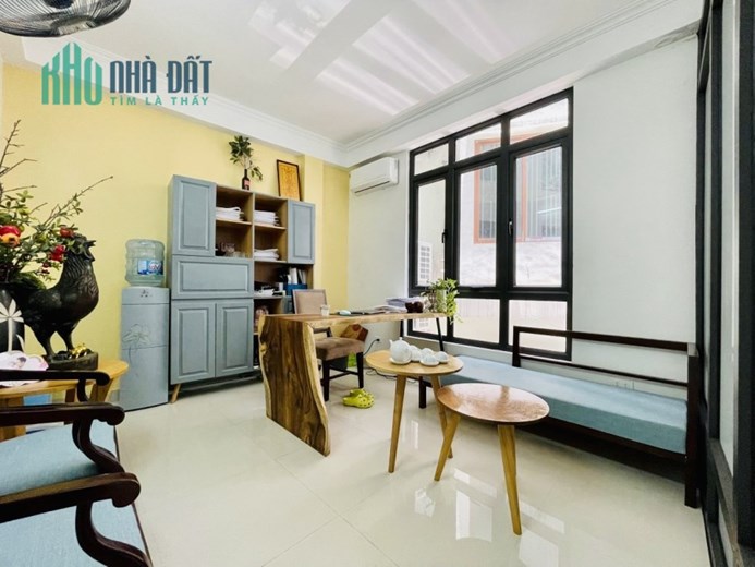 Cần bán nhà phố Trần Hữu Tước lô góc ôtô Vew hồ 50m 6Tg MT 6,5m chỉ 8,5 tỷ LHCC.