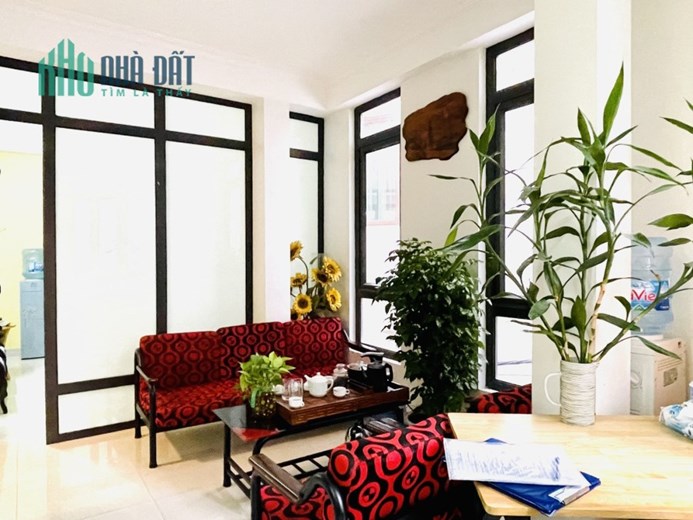Cần bán nhà phố Trần Hữu Tước lô góc ôtô Vew hồ 50m 6Tg MT 6,5m chỉ 8,5 tỷ LHCC.