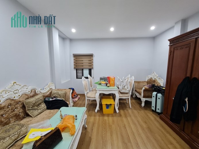 Bán gấp nhà Phố Phương Mai Tặng nội thất ÔTô 45m 4Tg MT 4,2m hơn 7 tỷ LHCC.