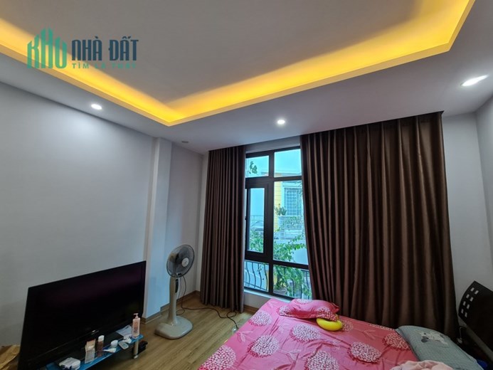 Bán gấp nhà Phố Phương Mai Tặng nội thất ÔTô 45m 4Tg MT 4,2m hơn 7 tỷ LHCC.