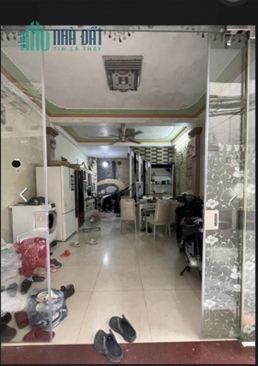Cần bán nhà ngọc lâm.6 tầng,mặt tiền 4,8m. giá 4,8 tỷ,nhiều tiện ích ở sướng