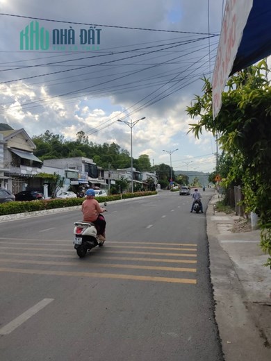 Bán Đất Tặng Nhà Mặt Tiền Đường 2/4 Vĩnh Hoà Nha Trang. Giá 50tr/m2