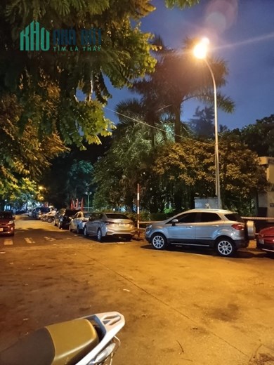 Bán nhà Trần Quang Diệu, Ô Tô, View vườn hoa, 76m2 4 Tầng, giá 16 tỷ