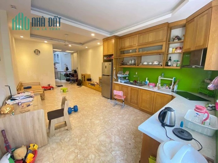 Bán nhà Trần Quang Diệu, Ô Tô, View vườn hoa, 76m2 4 Tầng, giá 16 tỷ