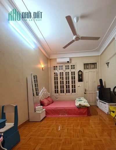 BÁN NHÀ PHỐ HOÀNG VĂN THÁI: 42M2, GẦN PHỐ, Ô TÔ DỪNG ĐỖ, KHU PHÂN LÔ DÂN TRÍ, HƠN 4 TỶ