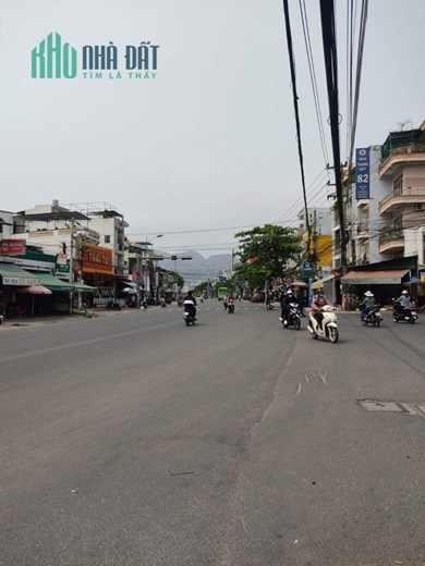 Bán Nhà Mặt Tiền Đường 2/4 Ngay Dốc Đại Học Nha Trang. Giá 13 tỷ. Diện tích 130m2