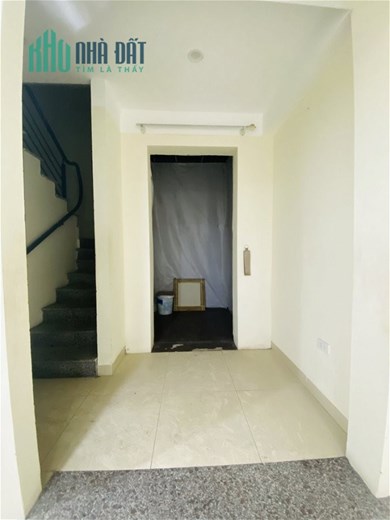LÔ GÓC-Ô TÔ VÀO NHÀ-QUAN THỔ 1- TT ĐỐNG ĐA- 55m-5 tầng-MT4.2m-11.2 tỷ