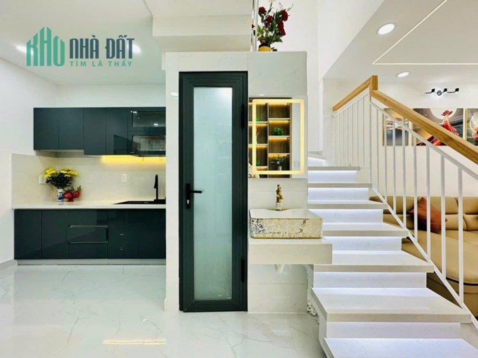 HẺM XE HƠI ĐỖ CỬA - SỔ NHƯ TỜ A4 - NHÀ ĐẸP KHÓ TẢ - TẶNG NỘI THẤT XỊN XÒ - KHU VIB GÒ VẤP - 1 KHÁCH