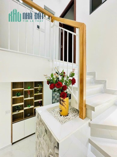HẺM XE HƠI ĐỖ CỬA - SỔ NHƯ TỜ A4 - NHÀ ĐẸP KHÓ TẢ - TẶNG NỘI THẤT XỊN XÒ - KHU VIB GÒ VẤP - 1 KHÁCH