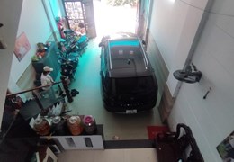 Bán nhà Hoàng Quốc Việt , Diện tích 5x16 đường 10 m, 4 tầng giá 10.tỷ 500