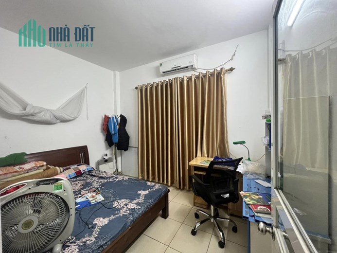 Bán nhà Thạch Bàn cực đẹp, Gần phố, 40 m2, 4 tầng, giá chỉ 4 tỷ.