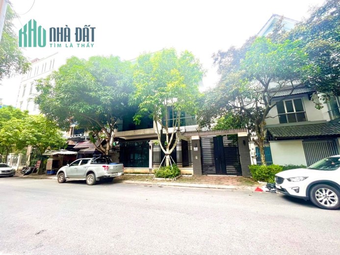 Bán biệt thự - KĐT mới Dịch Vọng - phố Thành Thái 37m2 ,mt 11 m giá 63 tỷ