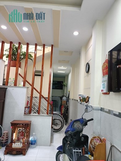 GẦN CÔNG VIÊN LÊ THỊ RIÊNG - CMT8 QUẬN 3, 4X13M CÓ 3 PHÒNG NGỦ GẦN MẶT TIỀN CHỈ 6 Tỉ CHỐT.