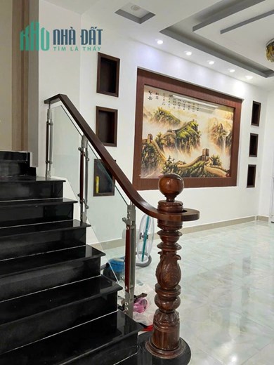 Bán nhà HXH thông Gò Vấp, 92m2, 3 tầng, 5PN chỉ 6.9 tỷ