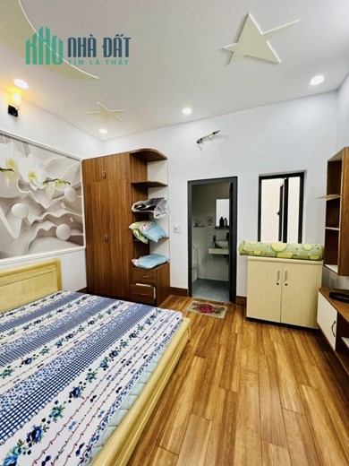 Giảm sâu 1 tỷ 400, nhà HXH Cách Mạng Tháng 8, ngang 6m hiếm có, kinh doanh đỉnh