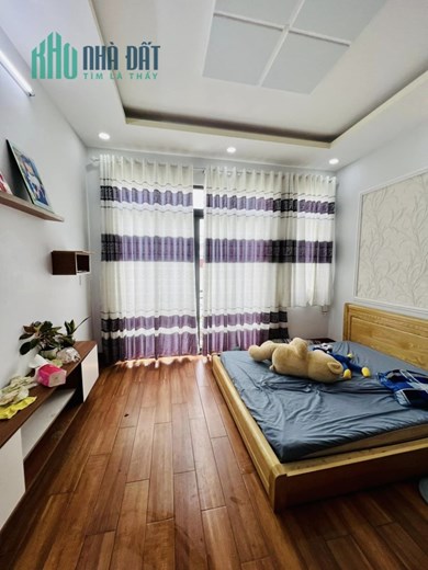 Giảm sâu 1 tỷ 400, nhà HXH Cách Mạng Tháng 8, ngang 6m hiếm có, kinh doanh đỉnh