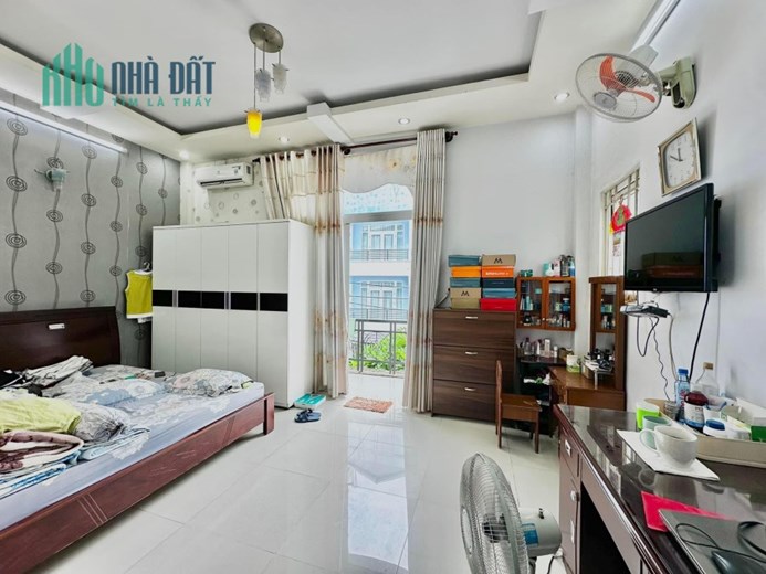Bán nhà biệt thự đường Tân Hoà Đông ngay Chiến Lược, 9x19m, 5 Tầng,5 PN, giá  14.9 tỷ