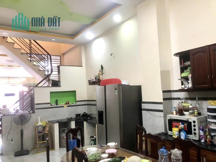 Kẹt bank, chủ bán gấp nhà HXH Phạm Văn Hai, 4 tầng, 11 phòng cho thuê, gần mặt tiền
