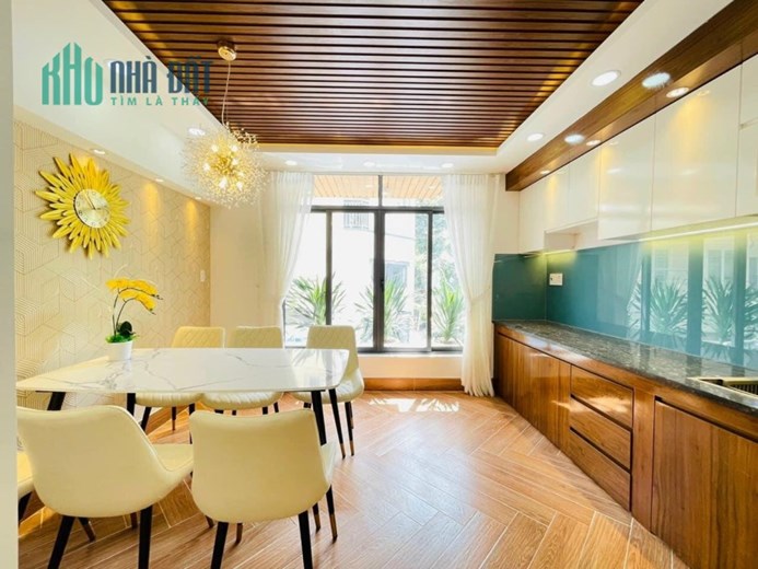 -      MT Lê Lai ngay trường ĐH Công Nghiệp Gò Vấp. DT: 12mx28m. Giá 34 tỷ TL