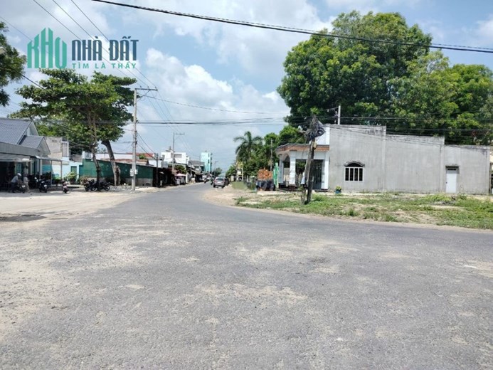 CHÍNH CHỦ BÁN ĐẤT TẶNG NHÀ 2MT SỔ HỒNG RIÊNG GIÁ RẺ CẠNH TRƯỜNG THCS CẦU KHỞI