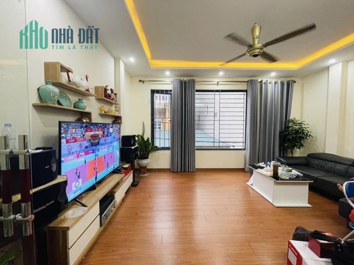 Ngõ ba gác, cách phố 30m, chủ tự xây, ở ngay bán nhà Tôn Đức Thắng