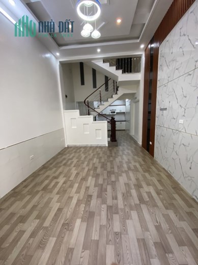 Bán nhà dân xây, diện tích 42m2 x 3.5 tầng Phương Lưu, giá 2,4 tỷ
