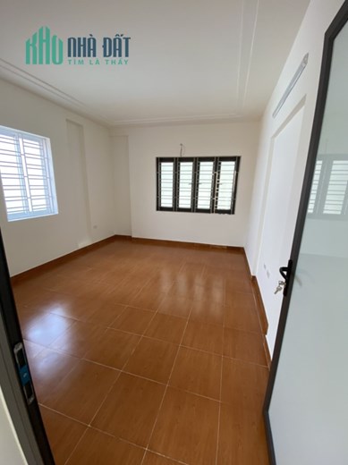 Bán nhà dân xây, diện tích 42m2 x 3.5 tầng Phương Lưu, giá 2,4 tỷ