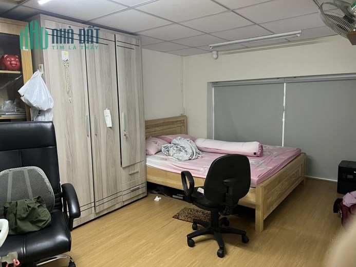 Nhà ngộp Mặt tiền Đường 35 (lô góc), Linh Đông Thủ Đức DT 75 m2 (7,5x15m2) Chỉ 8,x Tỷ