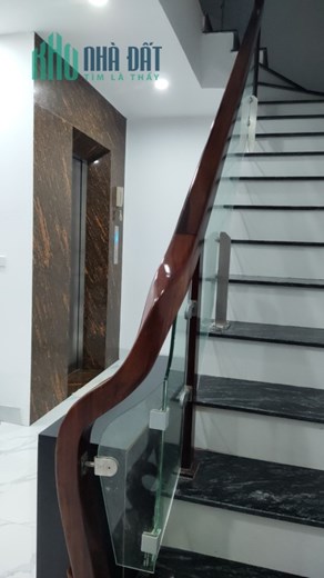 Bán nhà ngõ 2 phố Hoàng Quốc Việt,Võ Chí Công dt 40 m2 x 6 t thang máy đẹp giá 5,25 tỷ