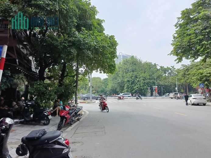 MẶT PHỐ GIANG VĂN MINH - 5 TẦNG - 2 THOÁNG - VỈA HÈ RỘNG - KINH DOANH SẦM UẤT - NHỈNH 15 TỶ