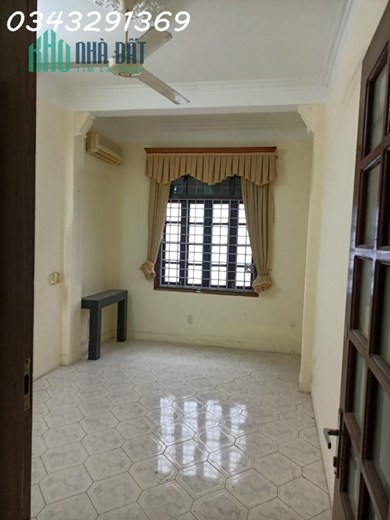 Bán Nhà 16 Ngõ 135 Đội Cấn – Ngọc Hà, Gần Hồ, Ngõ Ba gác, Ô Tô 30m DT: 46m/4 Tầng/6.8 Tỷ