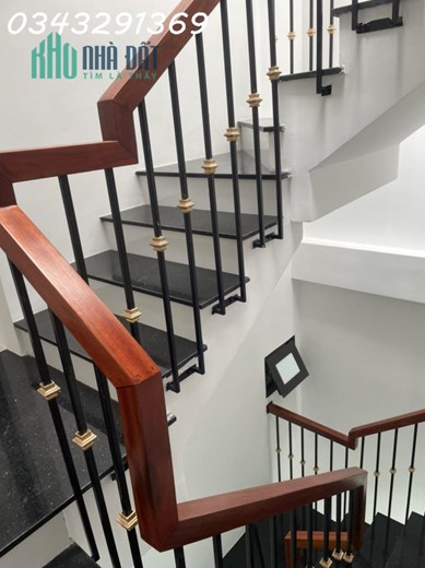 Bán ngõ 639 Hoàng Hoa Thám Quận Ba Đình nhà mới 38M x 5 tầng Giá 4.9 tỷ
