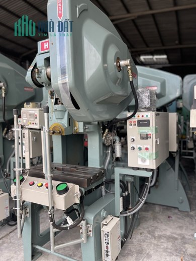 HÀNG SẴN KHO BÌNH TÂN -  máy tiện ,dập ,CNC ,..