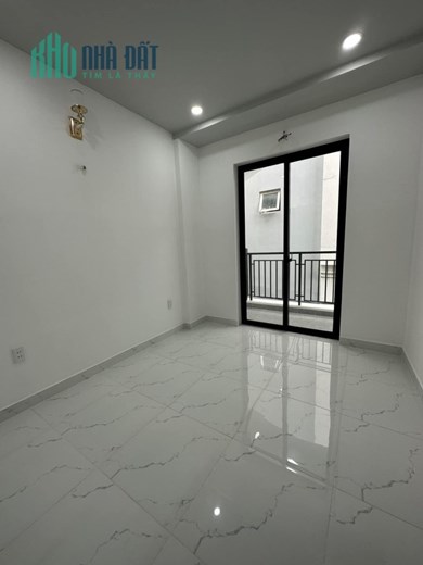 QUẬN 10 - XE HƠI ĐỖ CỬA - VỊ TRÍ CỰC ĐẸP - 4 TẦNG NHÀ MỚI Ở NGAY