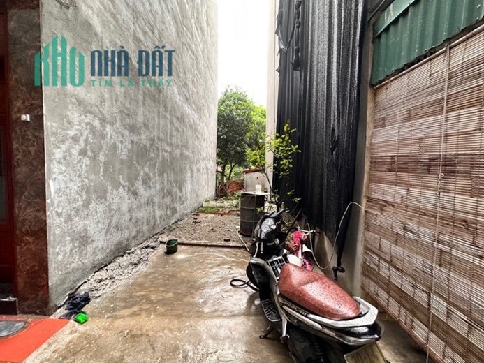 Bán Đất Phố Ngọc Trì , Quận Long Biên , Giá 2.1 tỷ -  30M – MT 3M .