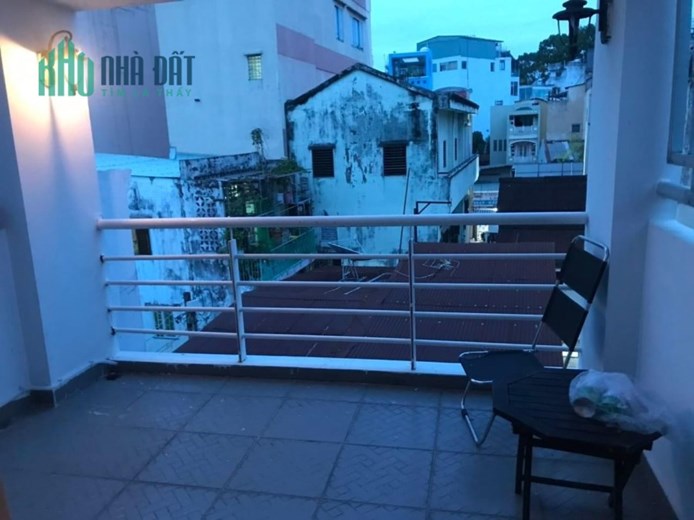 HIẾM - TRUNG TÂM Q10 - NỘI THẤT CAO CẤP TẶNG LẠI