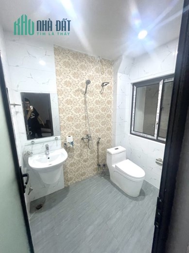Bán nhà đẹp ở ngay Nguyễn Lương Bằng 45m2 x 5 tầng, ngõ thông, 5.3 tỷ