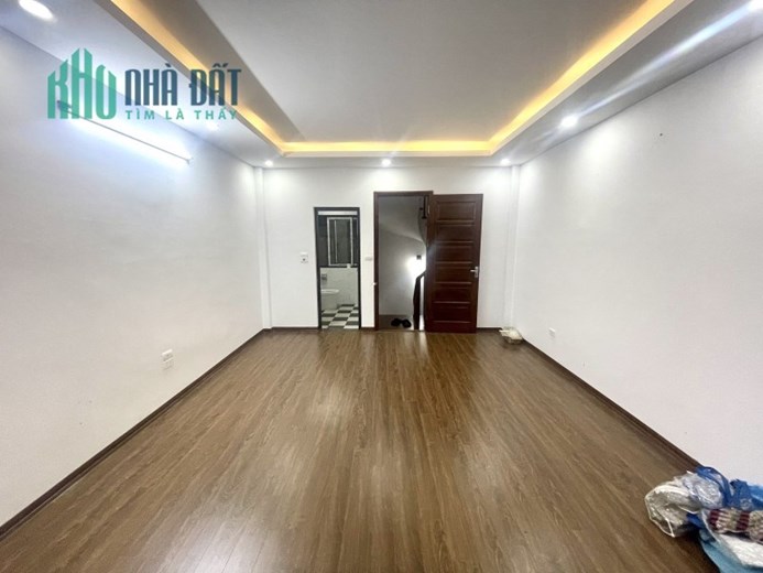Bán nhà Đông Tác, Đống Đa 34m2 x 6 tầng, ngõ thông, rộng, thoáng, nhỉnh 4 tỷ