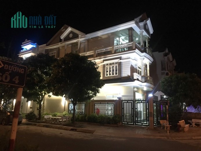 NHÀ GỐC 2MT 138M 1 TRỆT 2 LẦU RẤT ĐẸP TẠI CẦN THƠ 13 TỶ. LH:0966334433